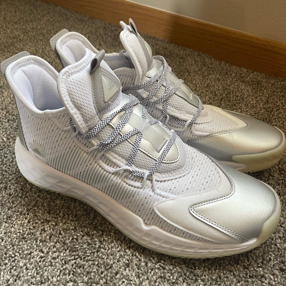 NWT ADIDAS Pro Bounce Mid/Lows Silver/White/Grey